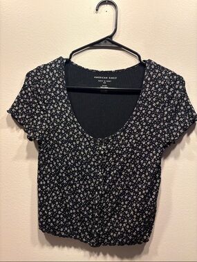 American Eagle Soft & Sexy Floral Crop Button Top Size Small